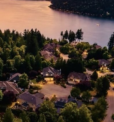 Pending in Timberline Ridge, overlooking Lake Sammamish